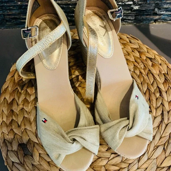 Tommy Hilfiger heels - Picture 6 of 8